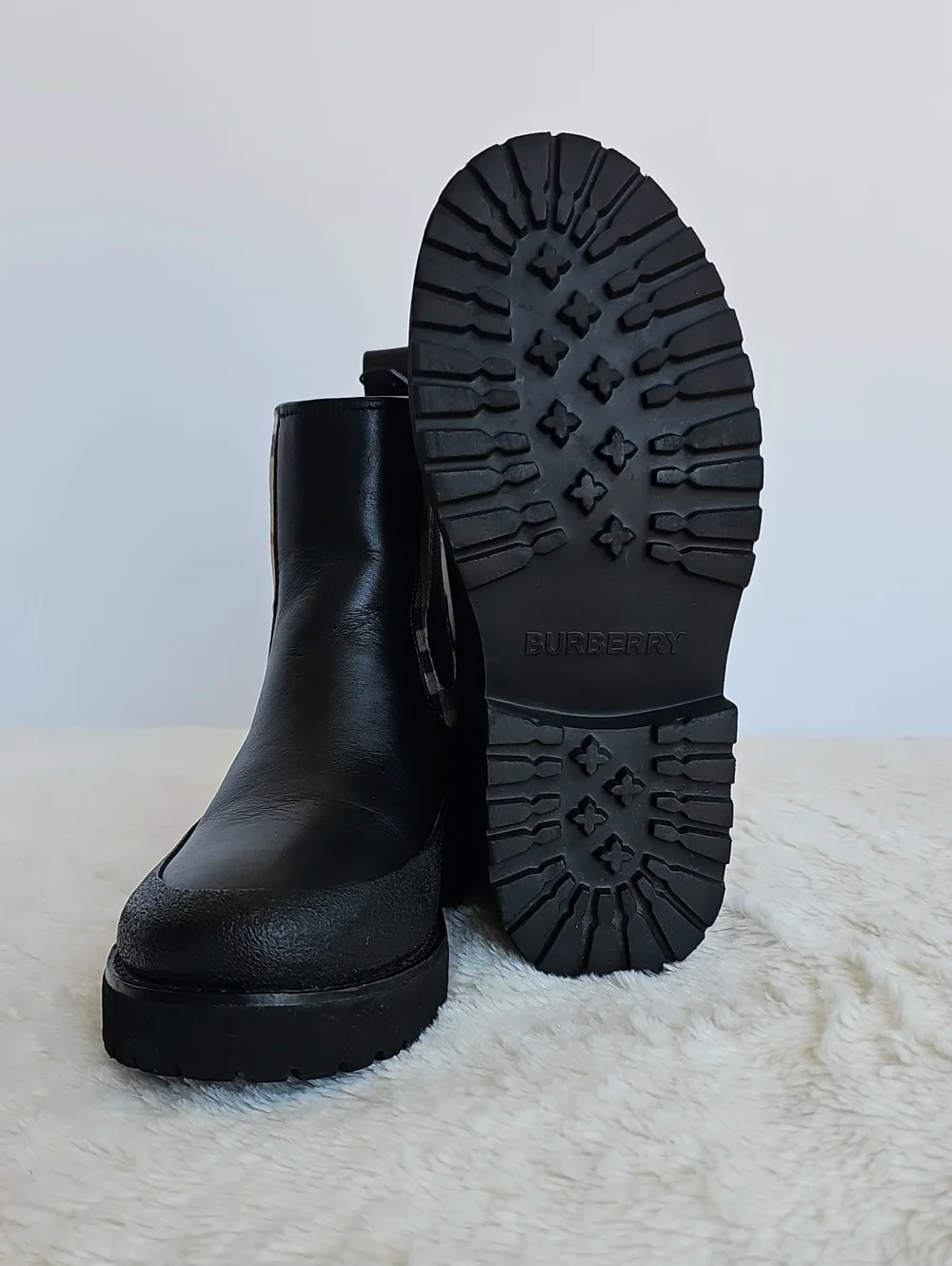 NWT Burberry Kids Vintage Check Detail Leather Chelsea Boots Black EU 32/ US 1 Y